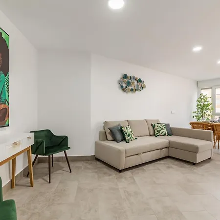 Lejlighed Modern Steps From The